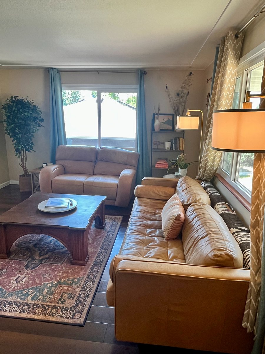 Living room - upstairs