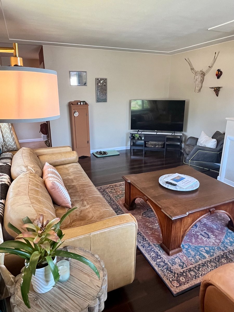 Living room - upstairs