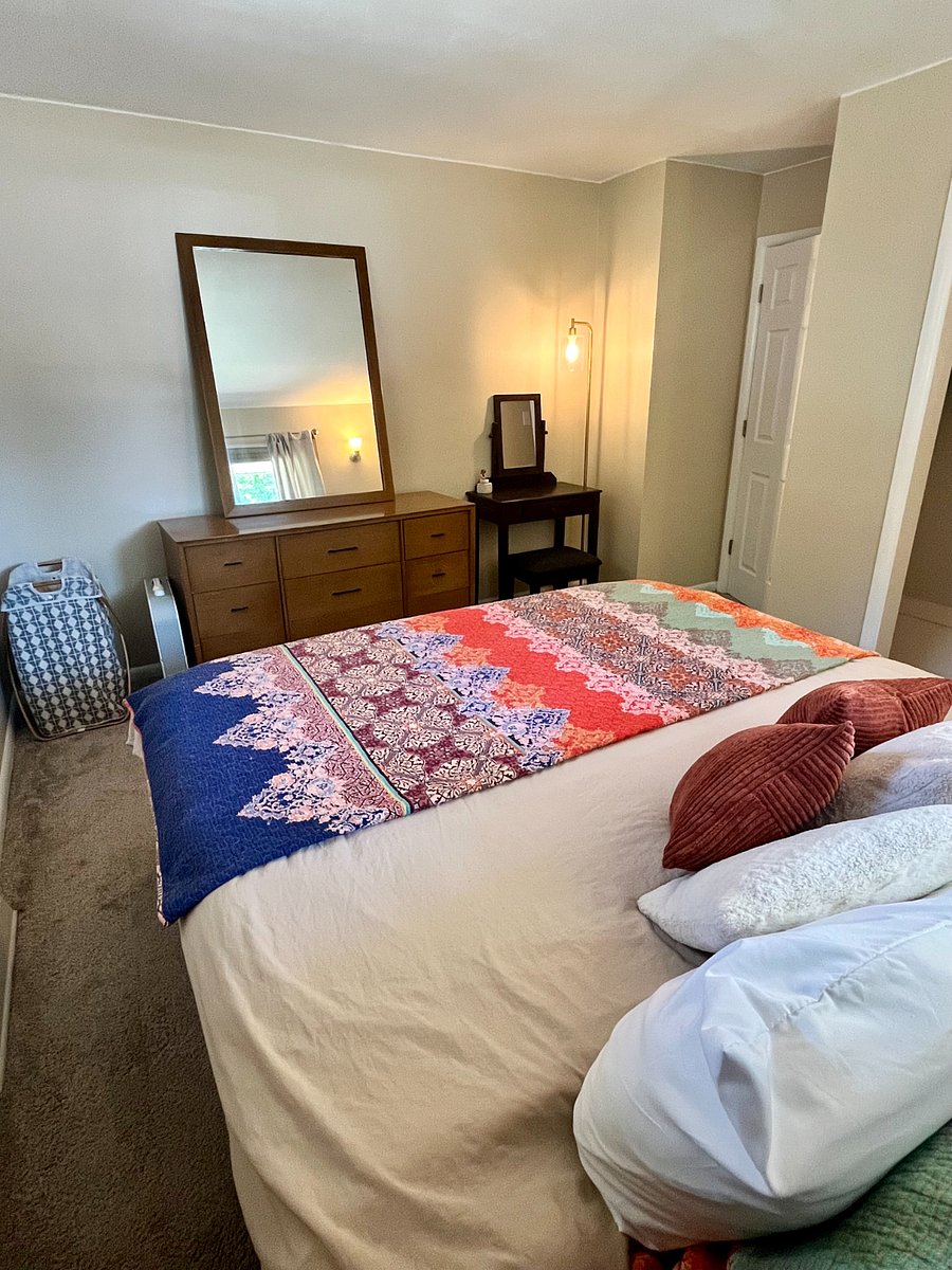 Master bedroom - upstairs