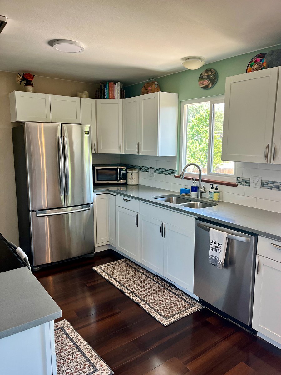Full kitchen - upstairs