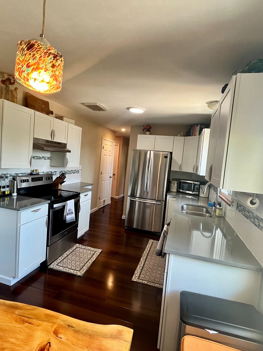Full kitchen - upstairs