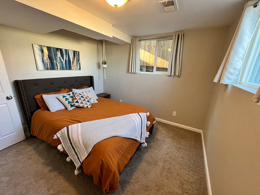 Lower unit bedroom - queen bed