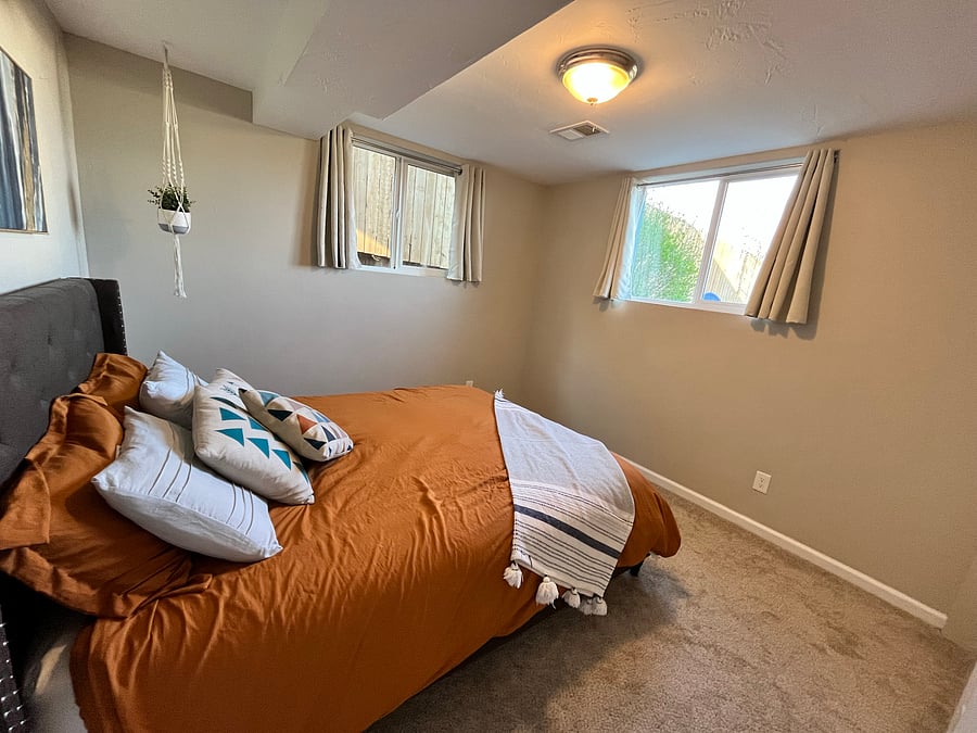 Lower unit bedroom - queen bed