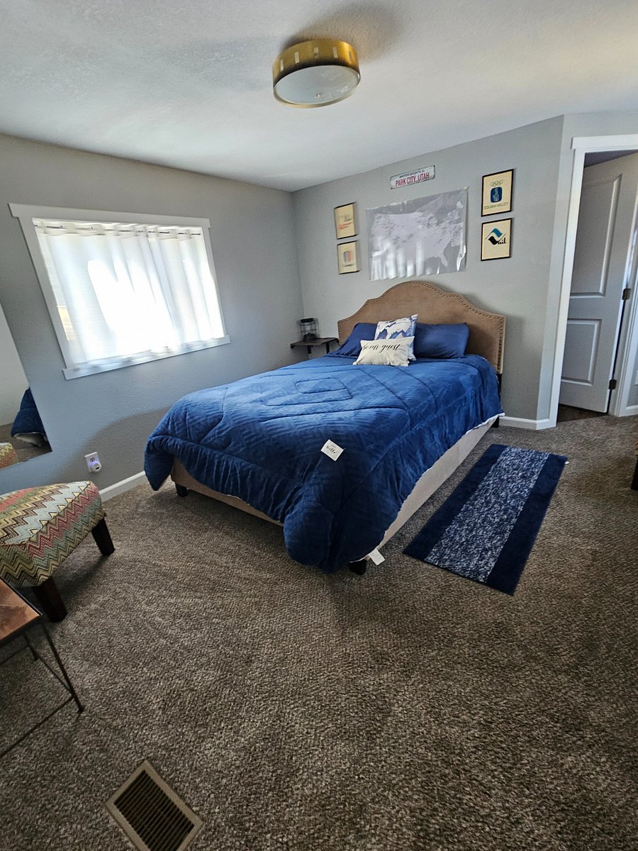 primarty suite, queen bed