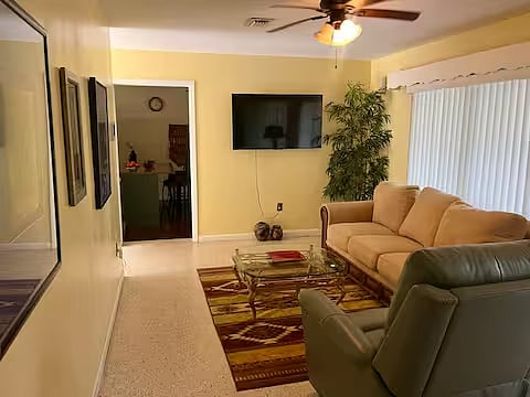Living Room with Smart Tv + Internet