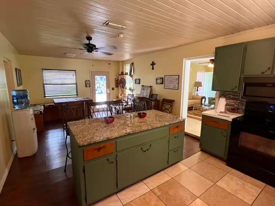 Full Kitchen