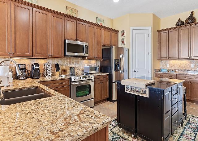Fully equipped kitchen