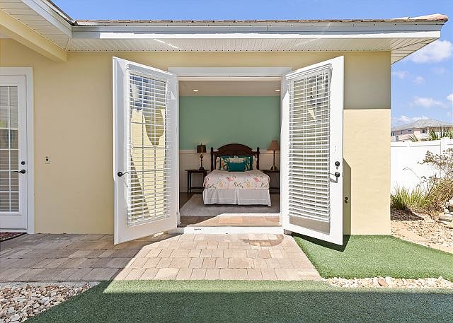 Separate private guest casita
