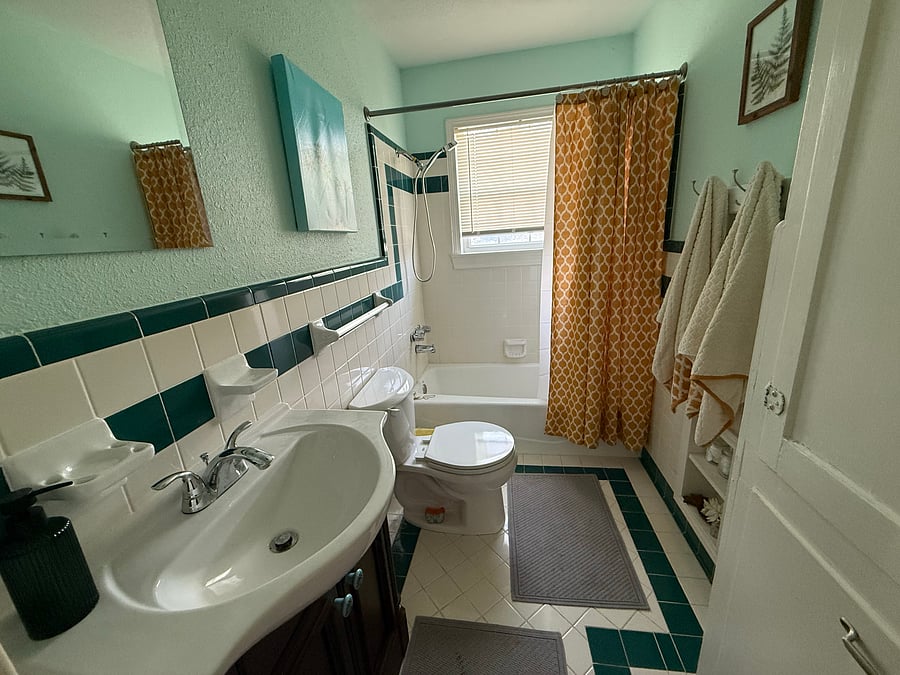 Upstairs Bathroom