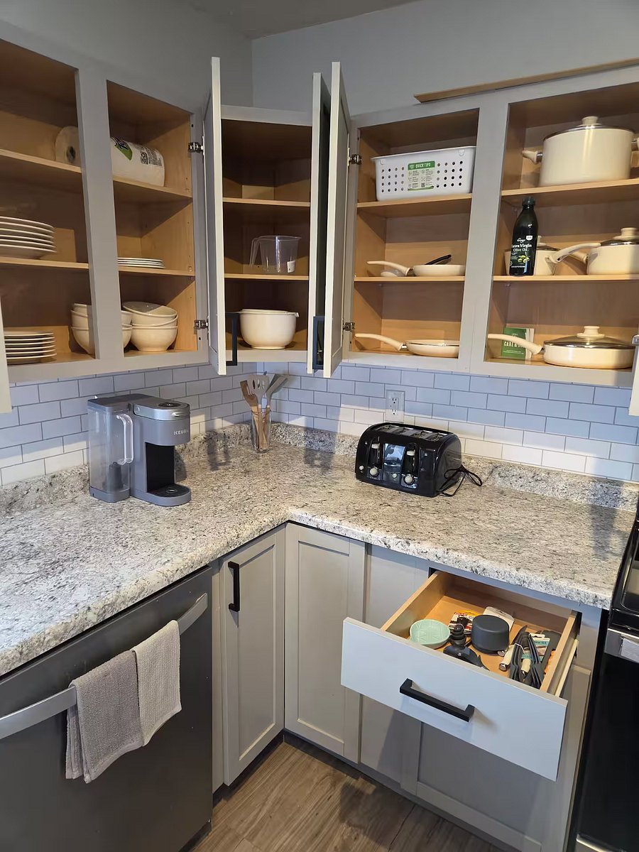 Furnished Finder property 1039800_1 photo 4