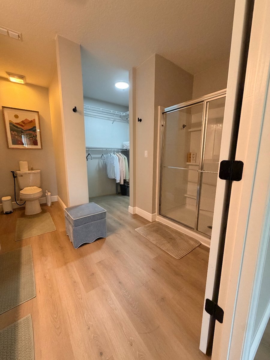 Master bathroom 