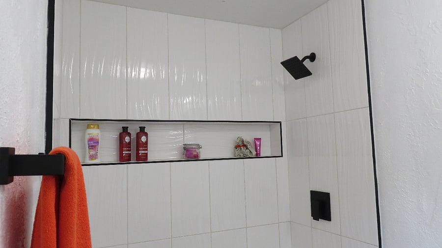 Primary bathroom with a niche