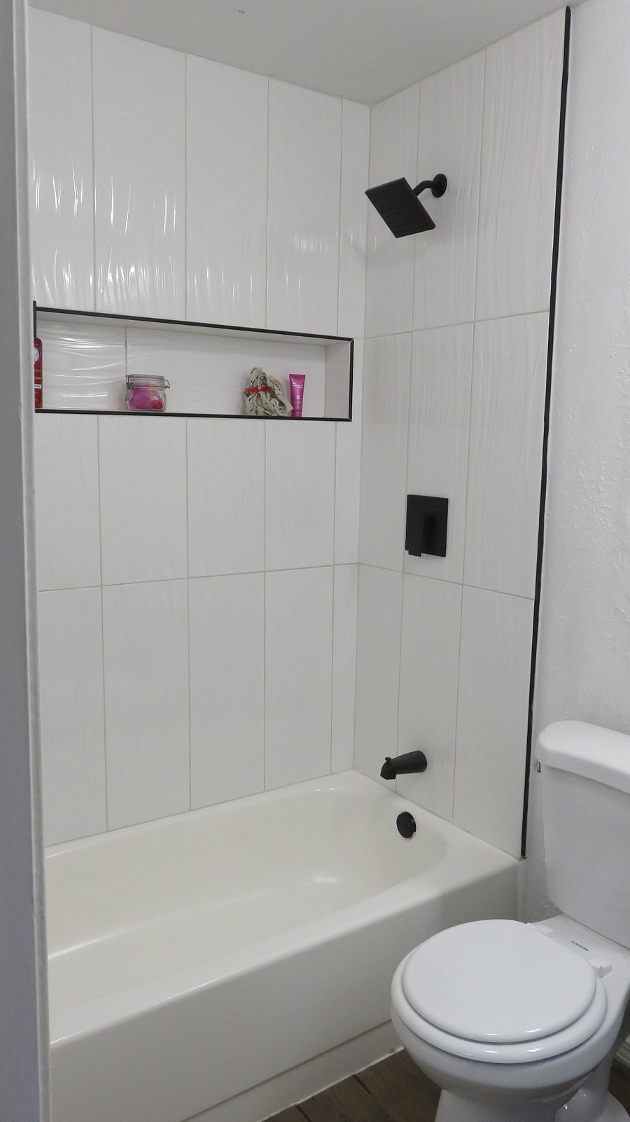 Primary bathroom with a niche