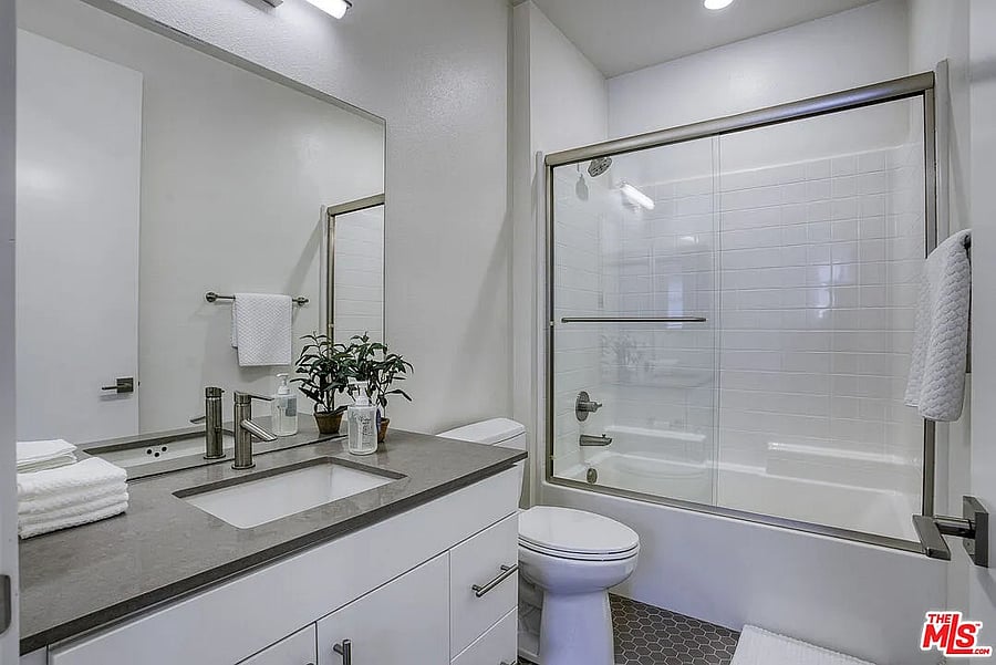 Furnished Finder property 1040046_1 photo 21