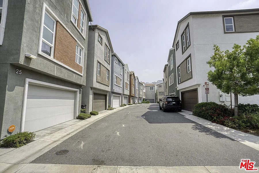 Furnished Finder property 1040046_1 photo 29