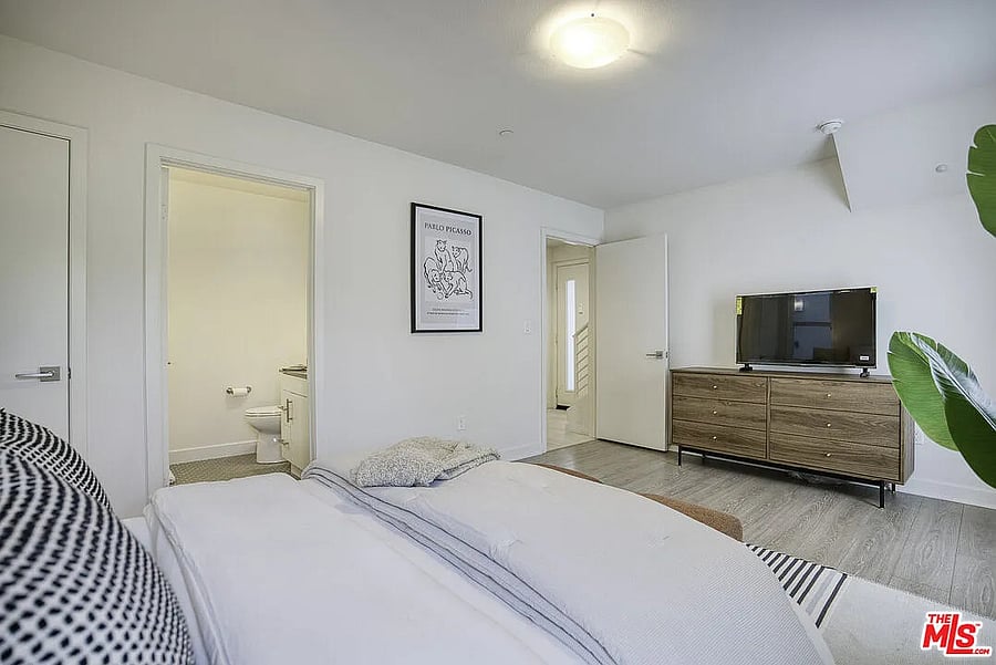 Furnished Finder property 1040046_1 photo 9