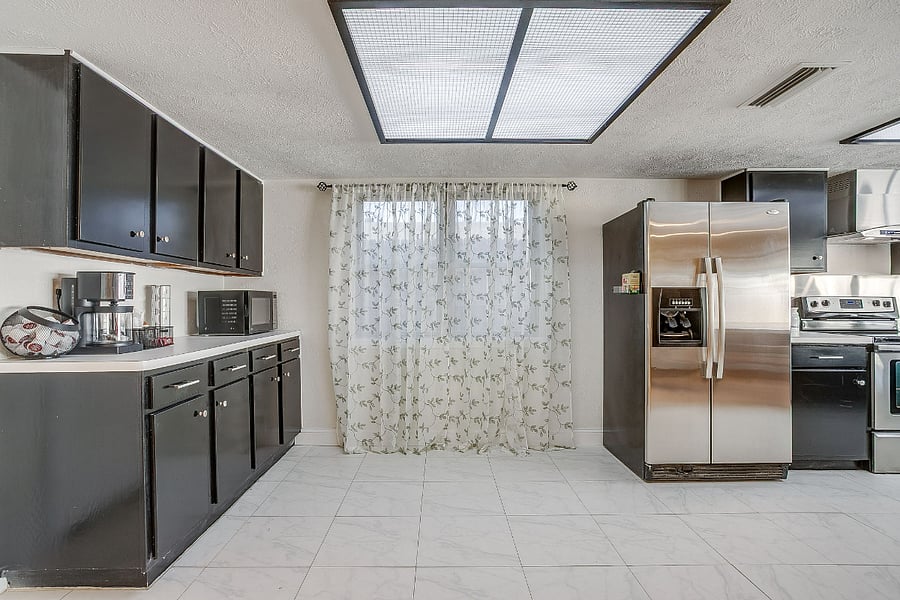 Kitchen & Coffee bar.