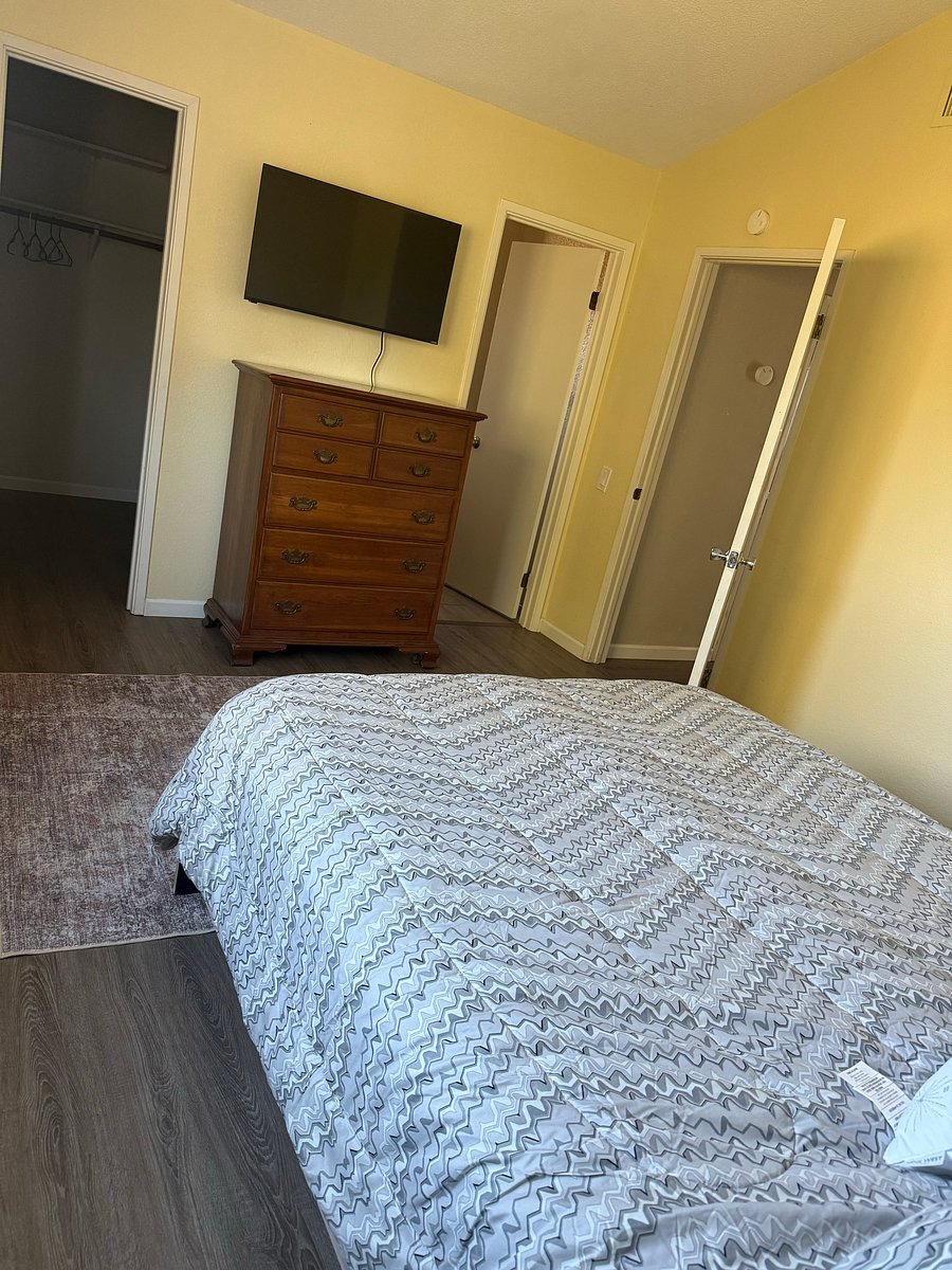 Furnished Finder property 1040170_1 photo 24