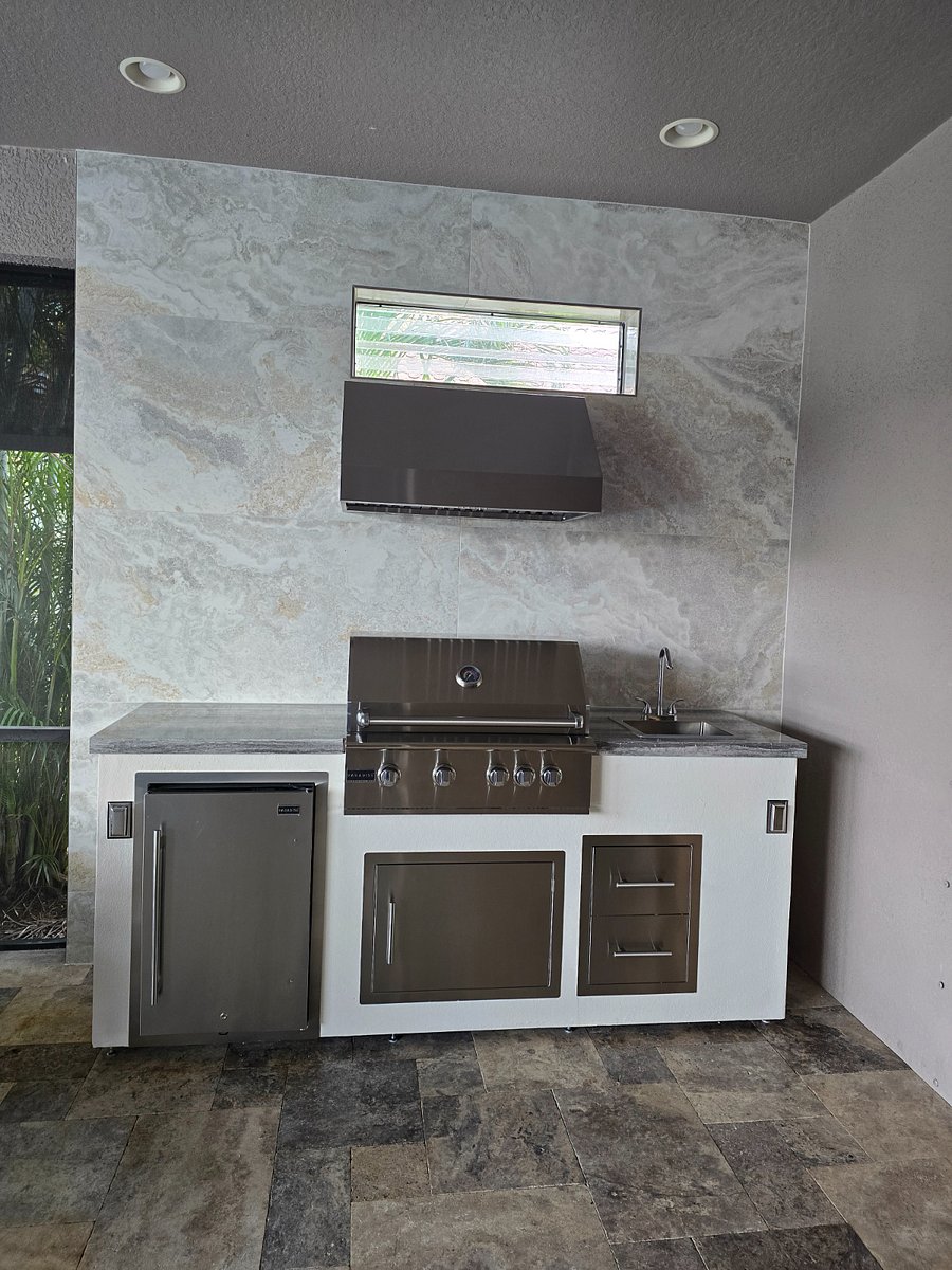 Outdoor Kitchen