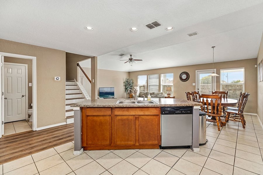 Furnished Finder property 1040245_1 photo 4