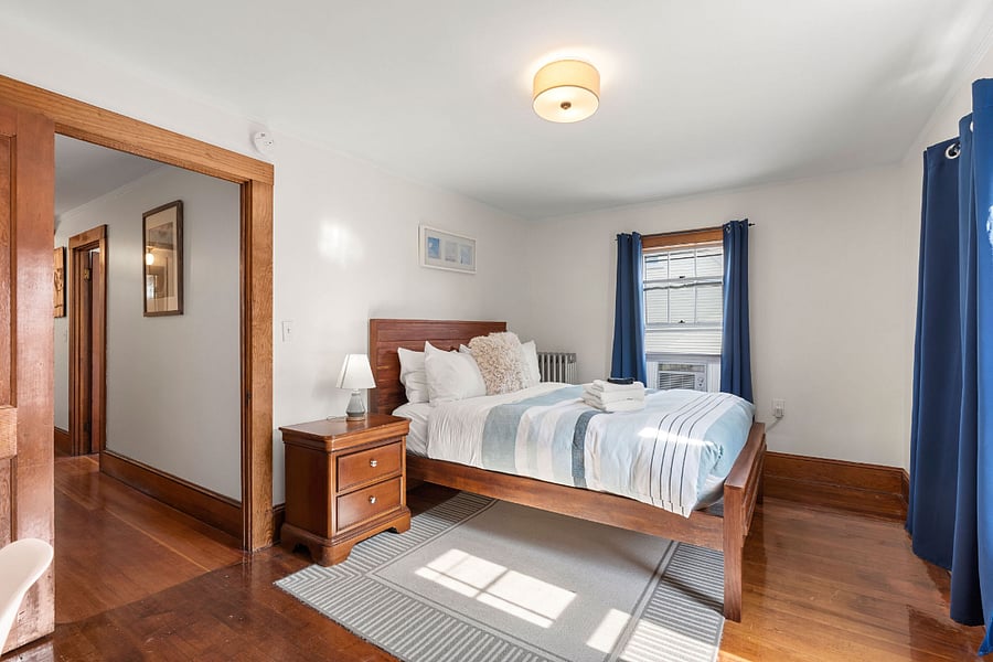 main bedroom with king sized bed
