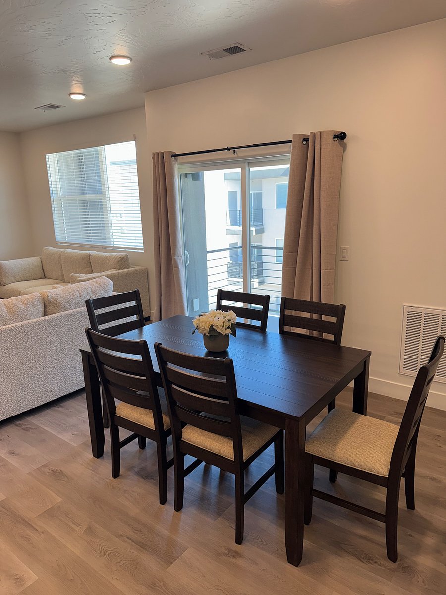Furnished Finder property 1040298_1 photo 3