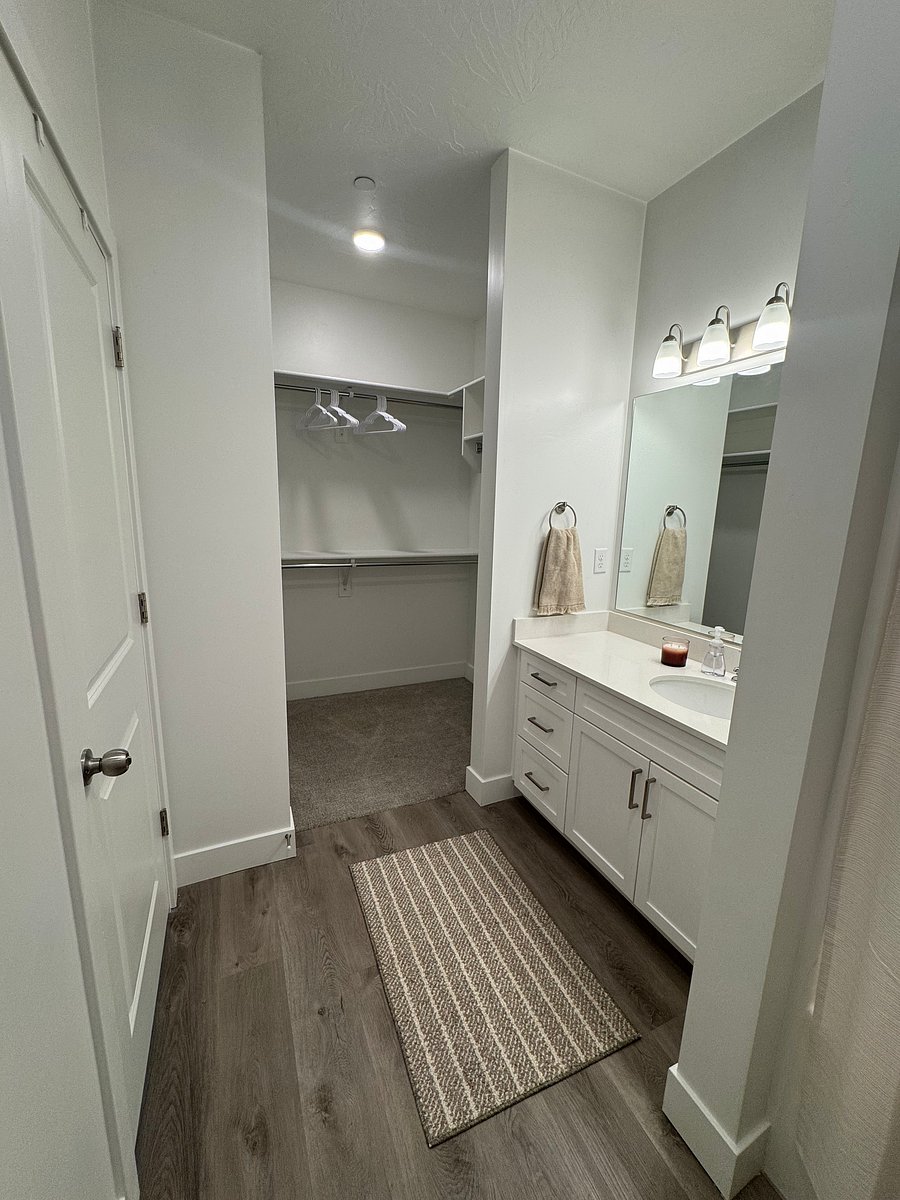 Furnished Finder property 1040298_1 photo 9