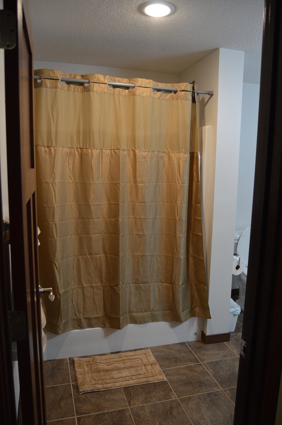 basement tub/shower