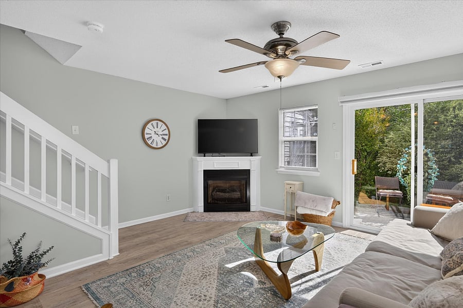 Fireplace and Smart TV.