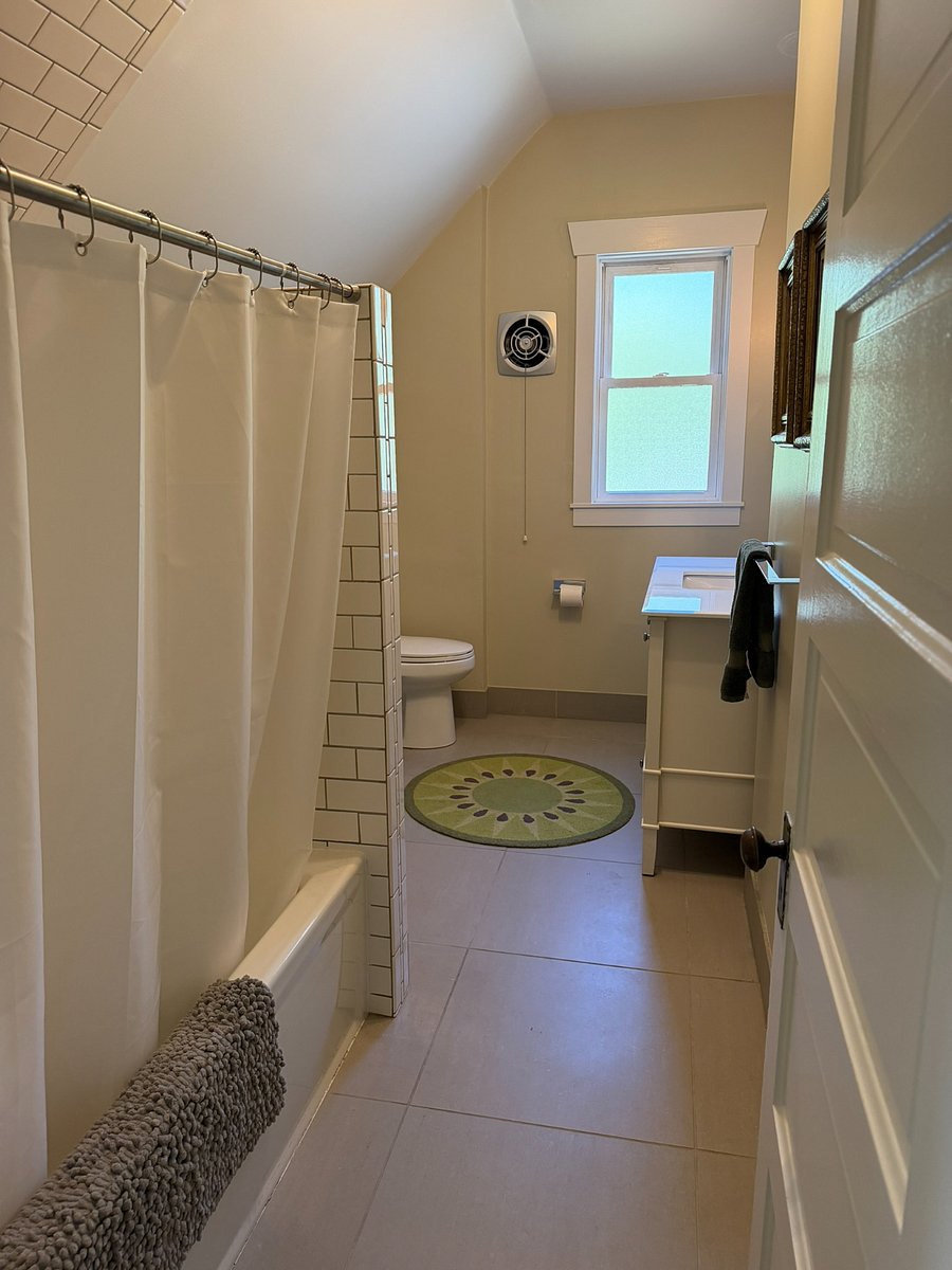 Furnished Finder property 1040389_1 photo 12