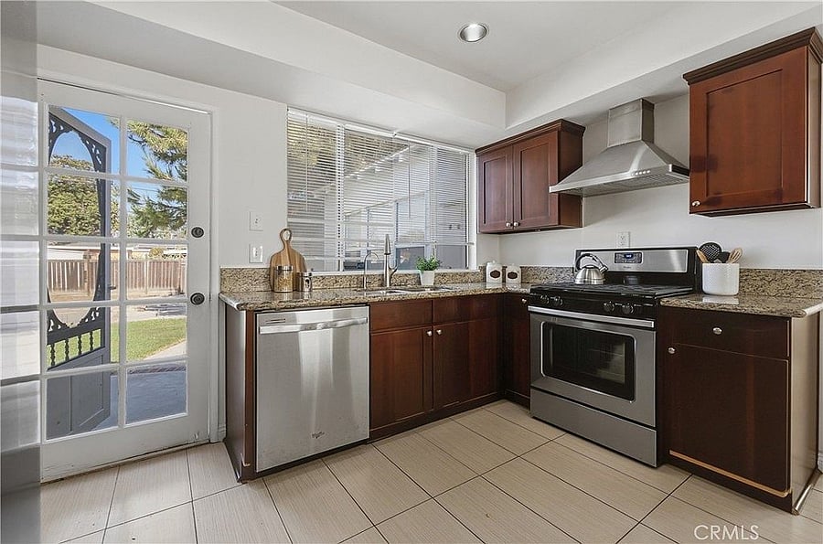 Furnished Finder property 1040435_1 photo 8
