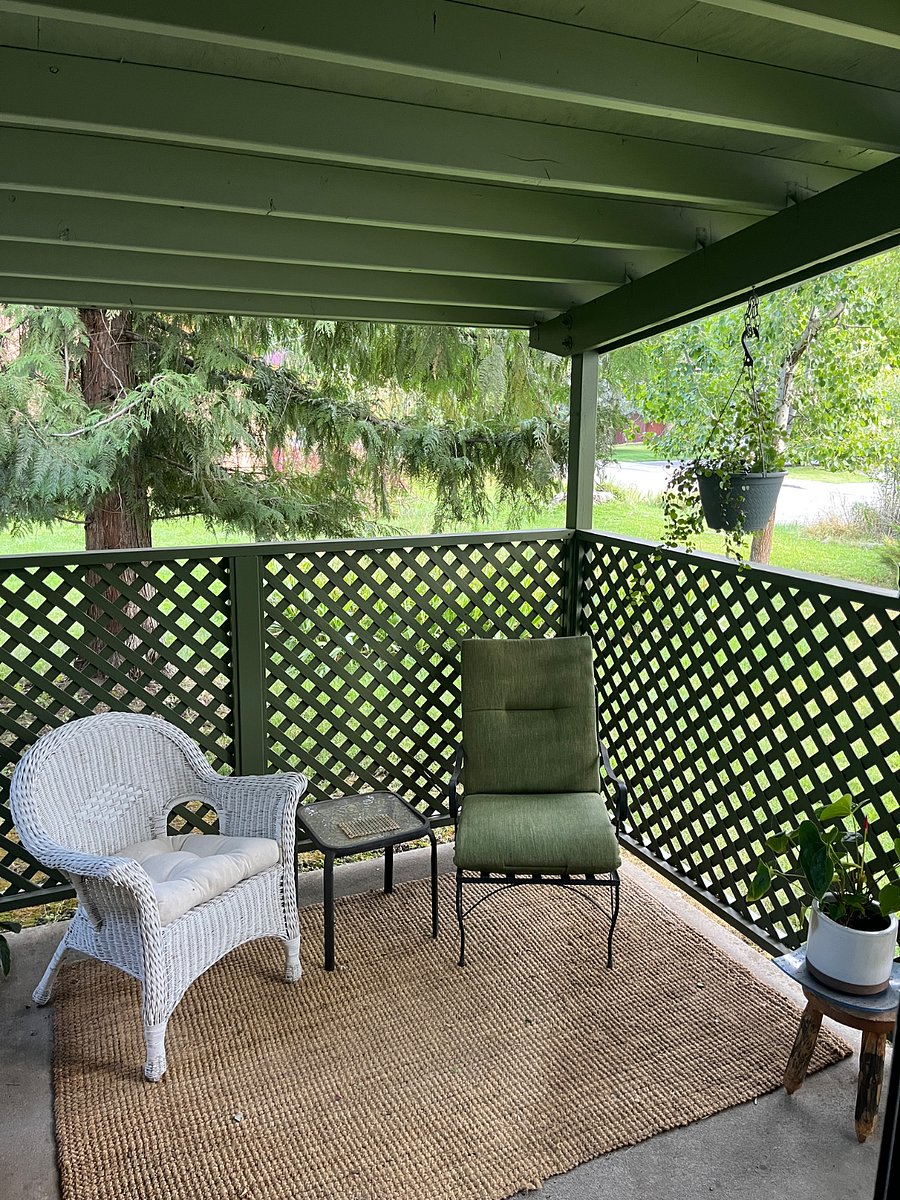 Private enclosed patio 