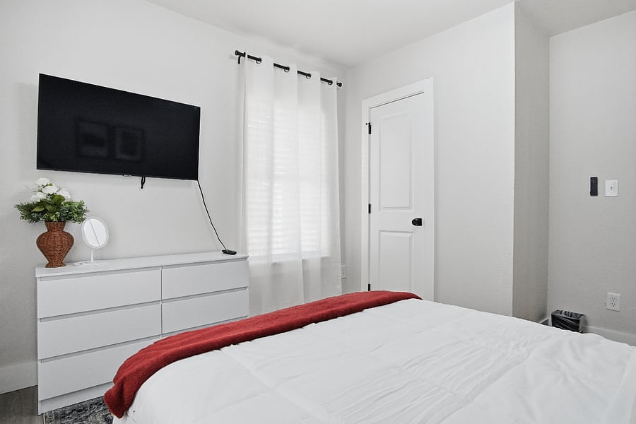 Furnished Finder property 1040573_1 photo 12