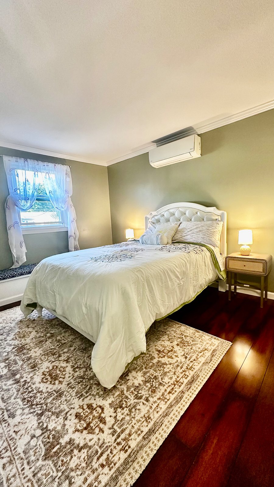 Bedroom 2 with full size bed
$950/month
