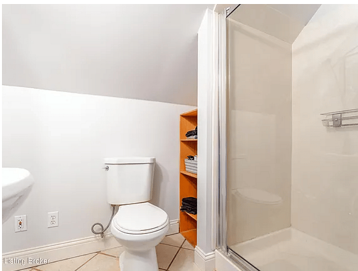 Private Second floor bath