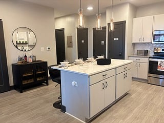 Furnished Finder property 1040774_1 photo 4
