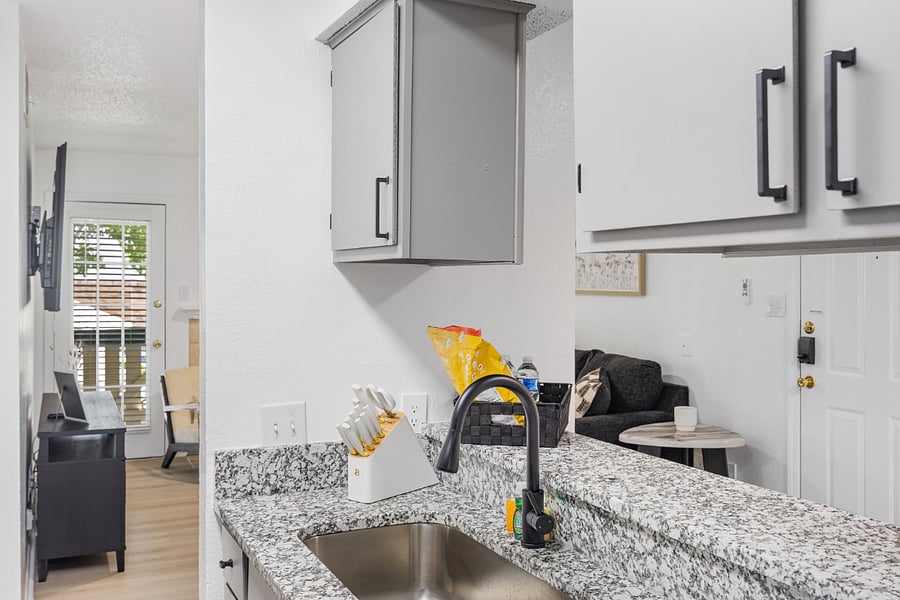 Furnished Finder property 1040823_1 photo 12