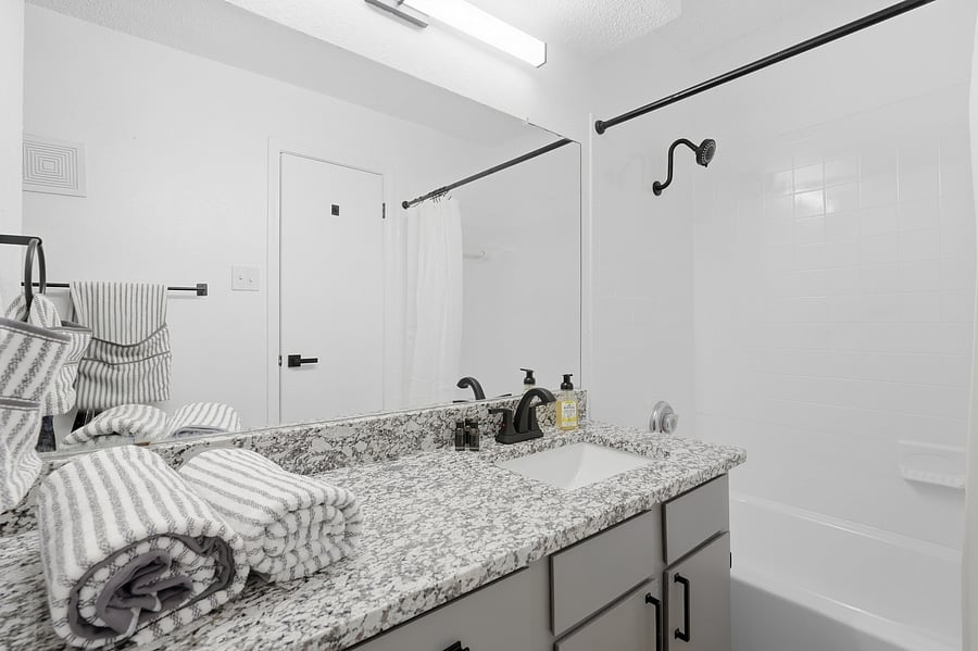 Furnished Finder property 1040823_10 photo 17