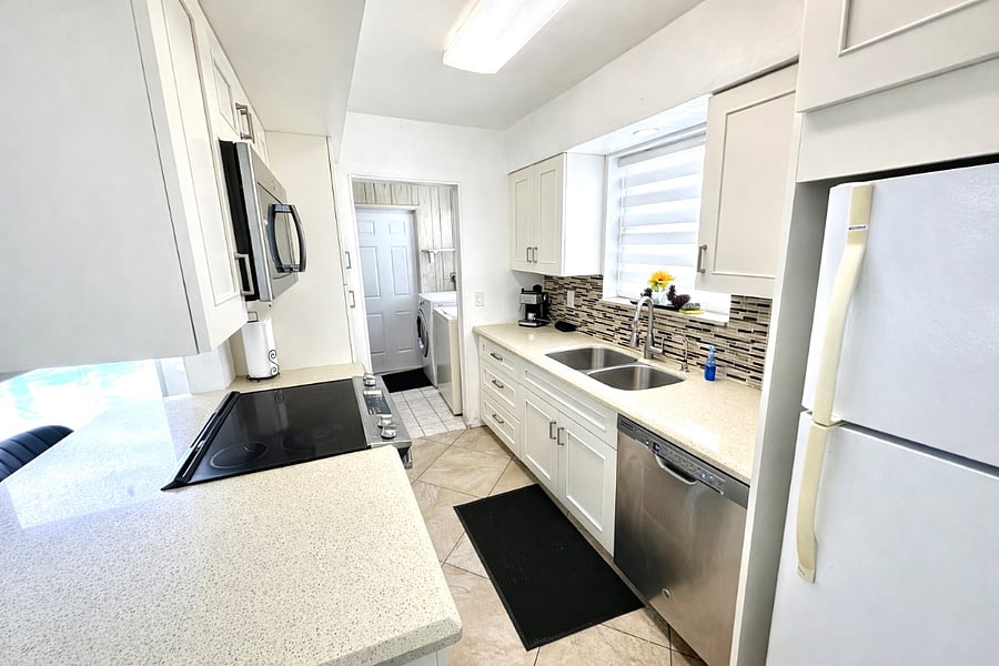 Furnished Finder property 1040849_1 photo 9