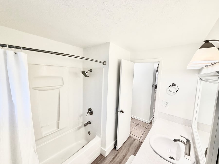 Shower/tub combo