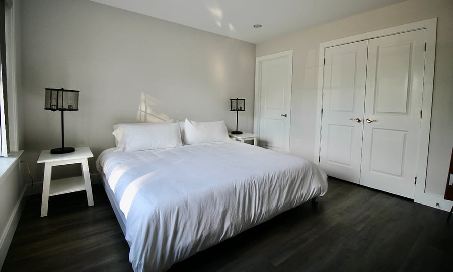 first floor king with ensuite bath