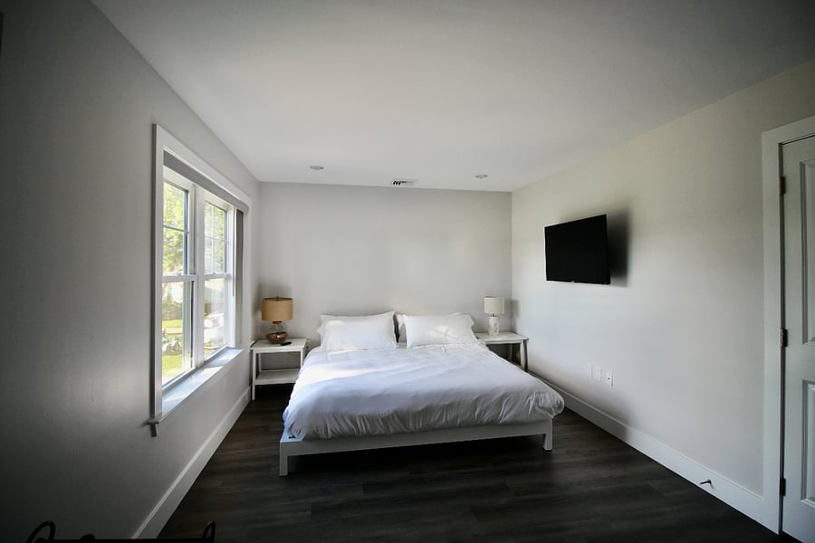 Second floor king with ensuite bath and walk-in closet