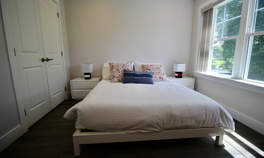 queen bed