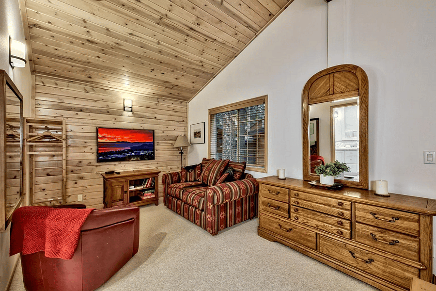Upstairs master suite