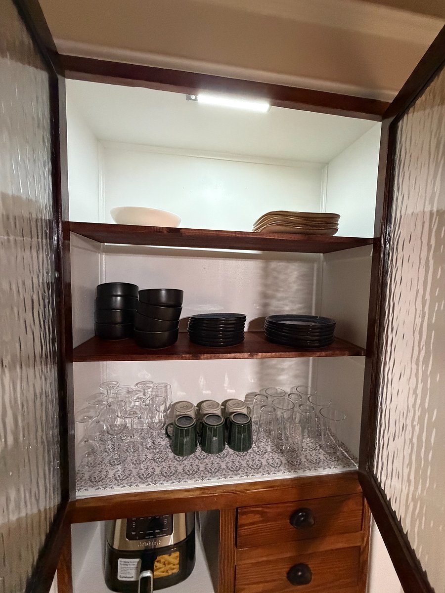 Dishware area