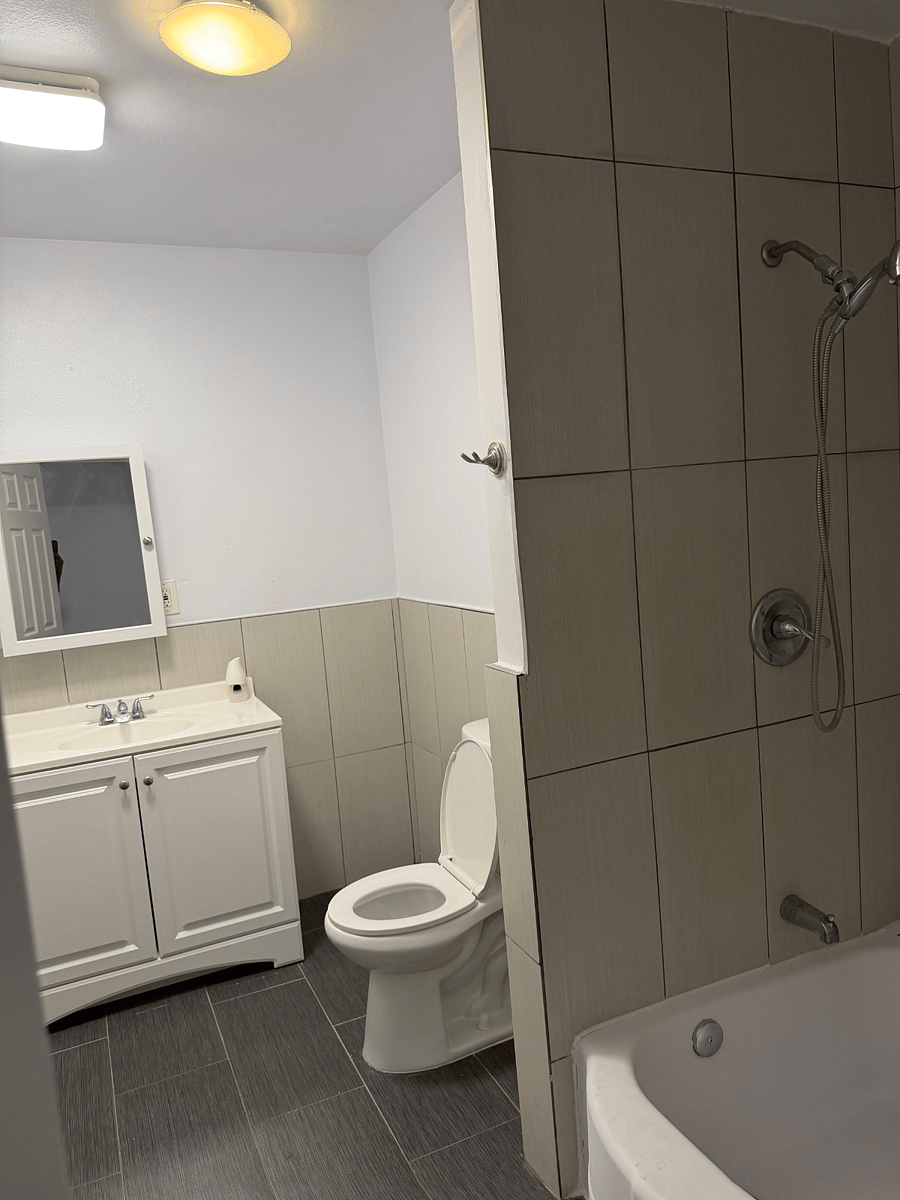 Furnished Finder property 1041164_5 photo 17