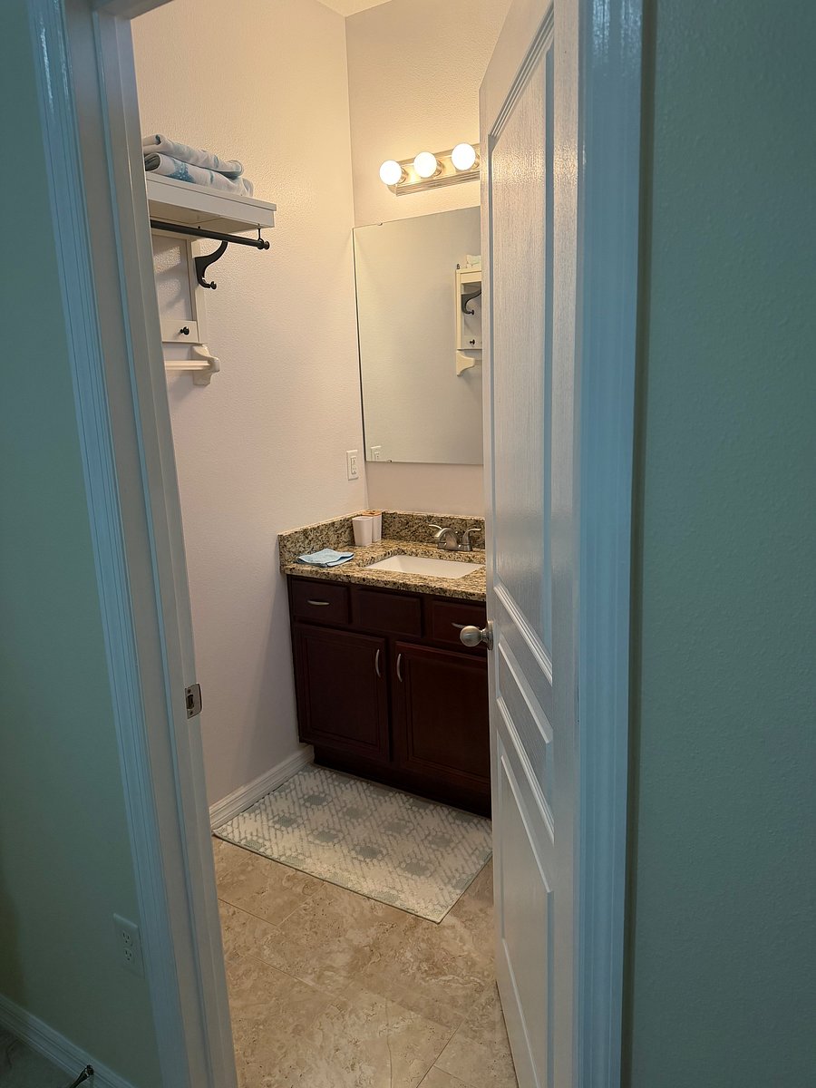 Furnished Finder property 1041207_1 photo 32