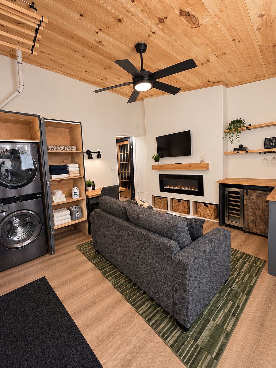 Den & Washer/Dryer