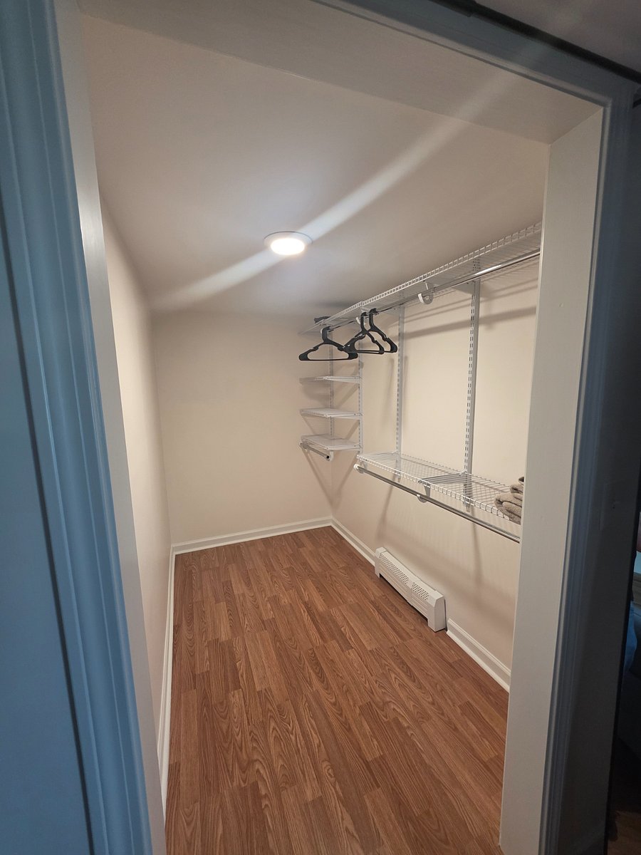 Master Bedroom - Walk in Closet