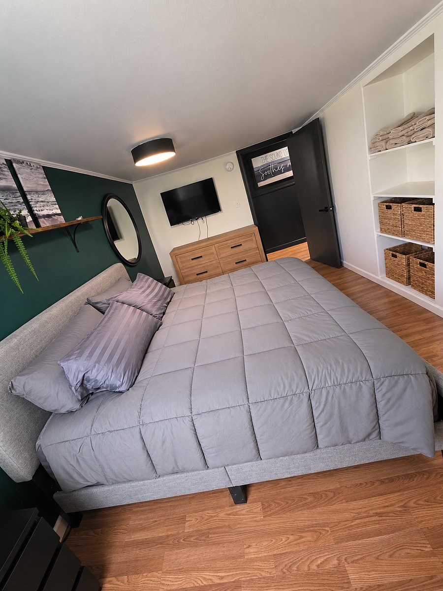 Master Bedroom - King Bed